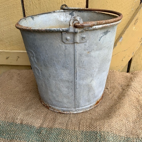 Antique Dehler Bros. Metal Fire Fighting Bucket - Picture 3 of 8